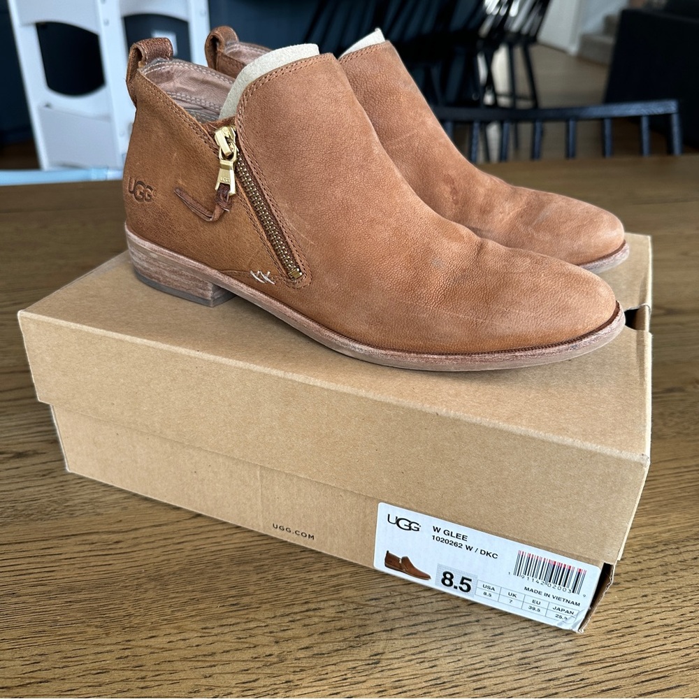UGG Women’s Brown Glee Ankle Boots Size 8.5